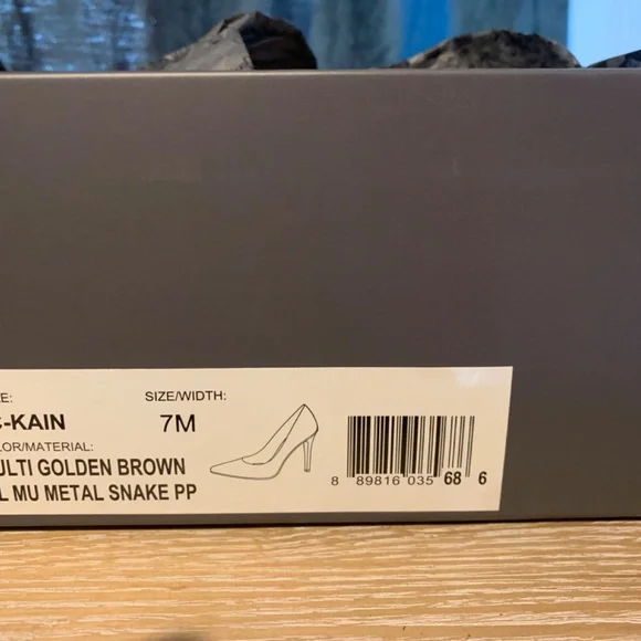 Vince Camuto heels - Picture 4 of 5